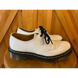 Dr. Martens 26754 White Patent Leather Oxfords Shoes Women's 6